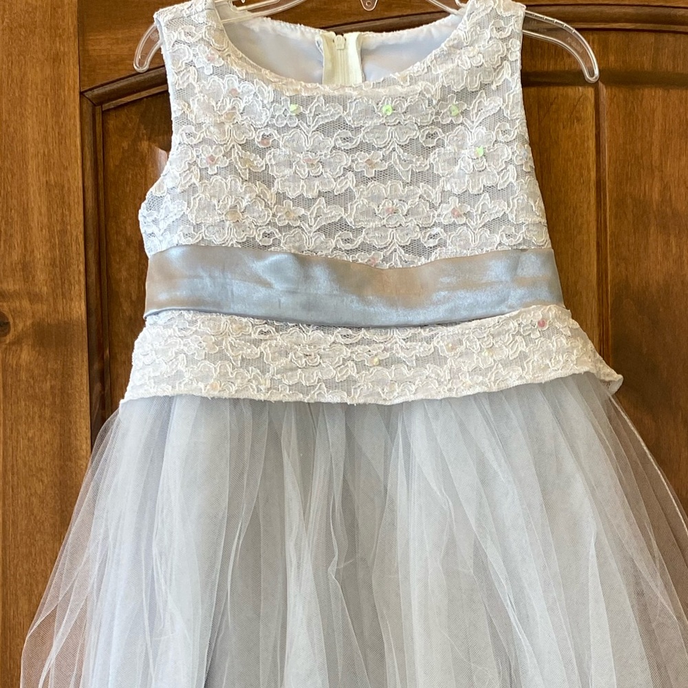 Girl’s flower girl dress